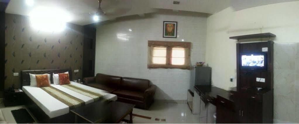 Hotel Ng Paradise Jagadhri ภายนอก รูปภาพ